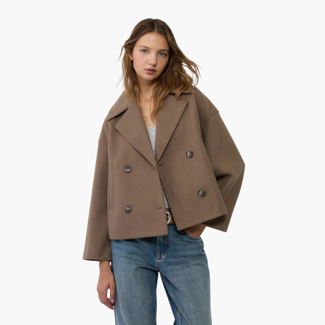 Women's short double-breasted wool coat | Altivaro