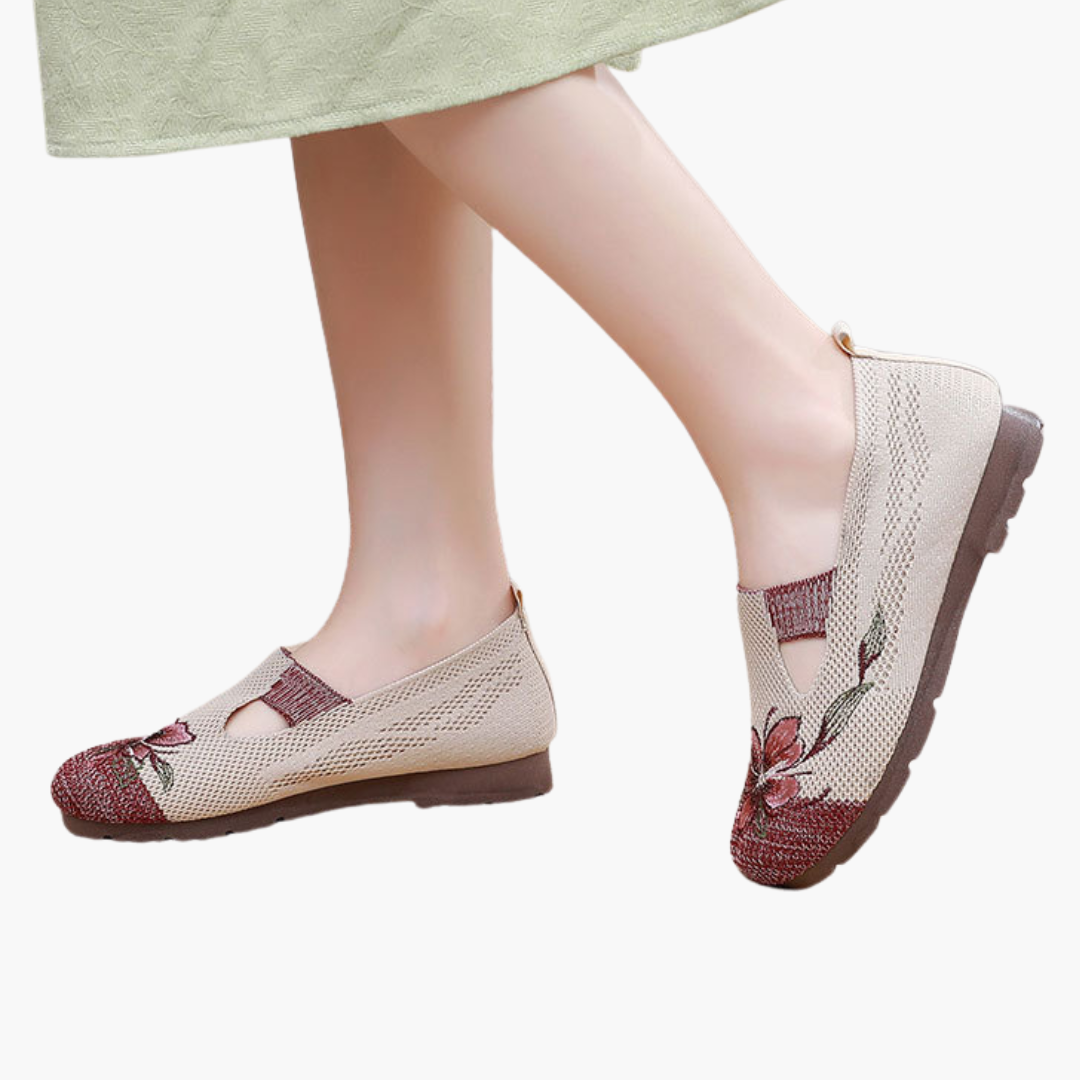 Scarpe ortopediche da donna con fiori ricamati | Altivaro