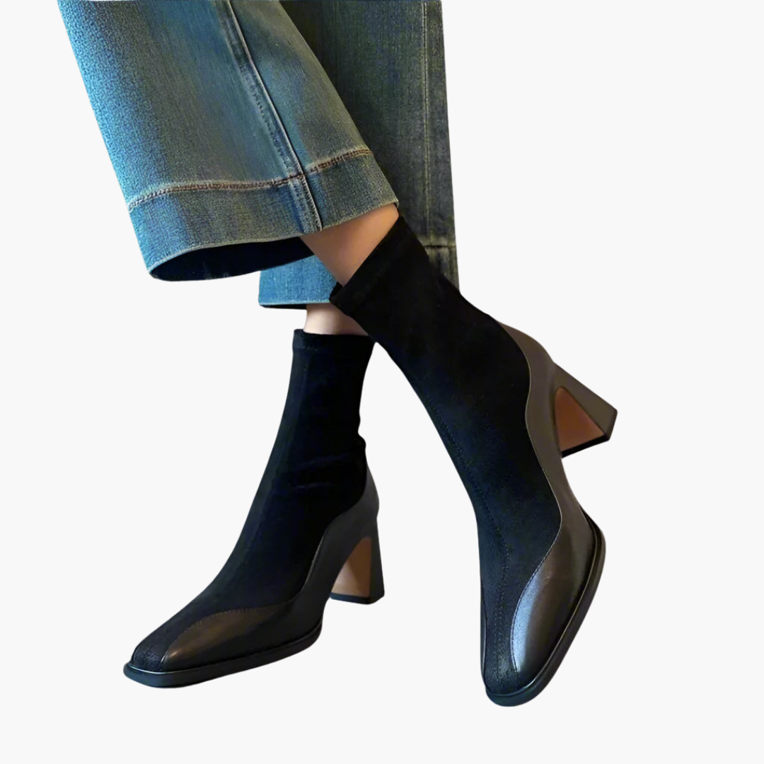 Women's Orthopedic Ankle Boots in Black and Brown Leather with Heel | Altivaro