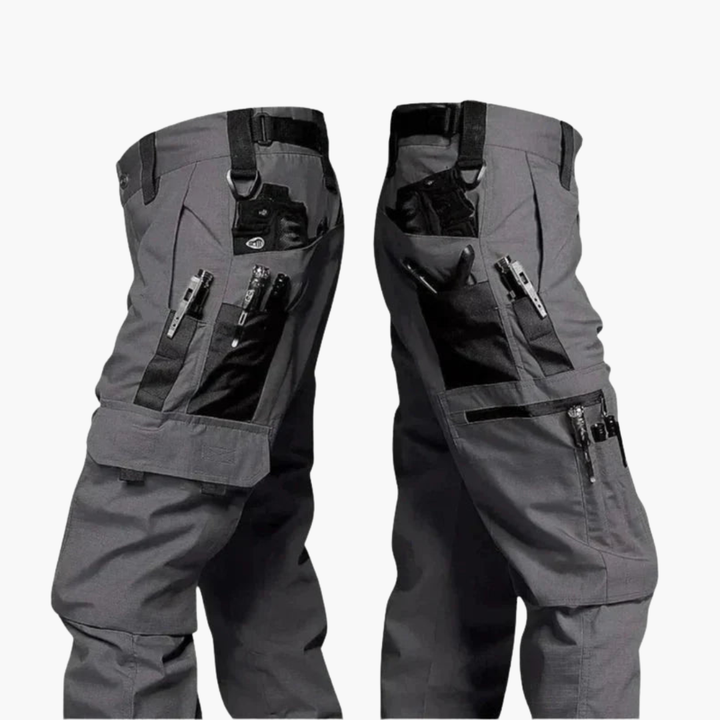 Men's pants with multiple pockets and zippers | Altivaro