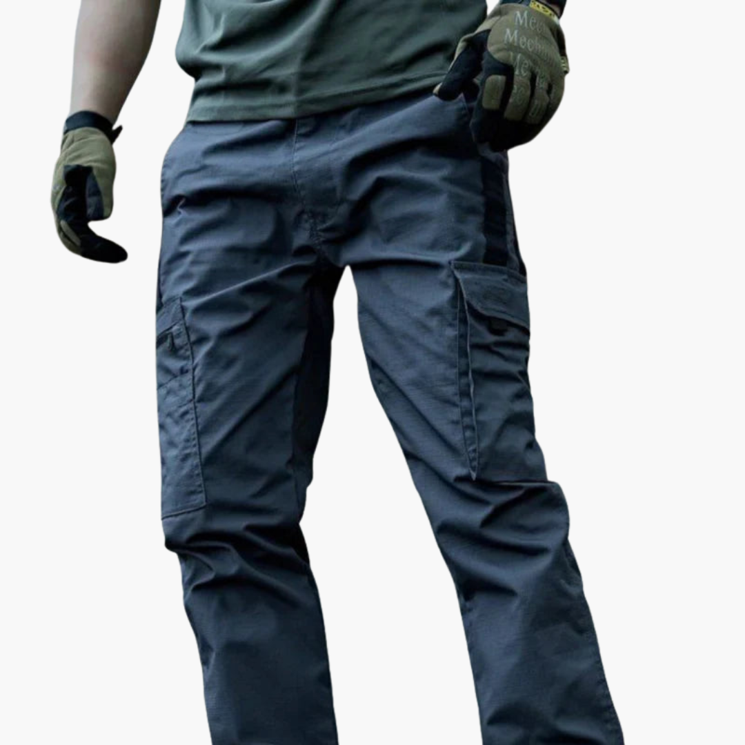 Men's pants with multiple pockets and zippers | Altivaro
