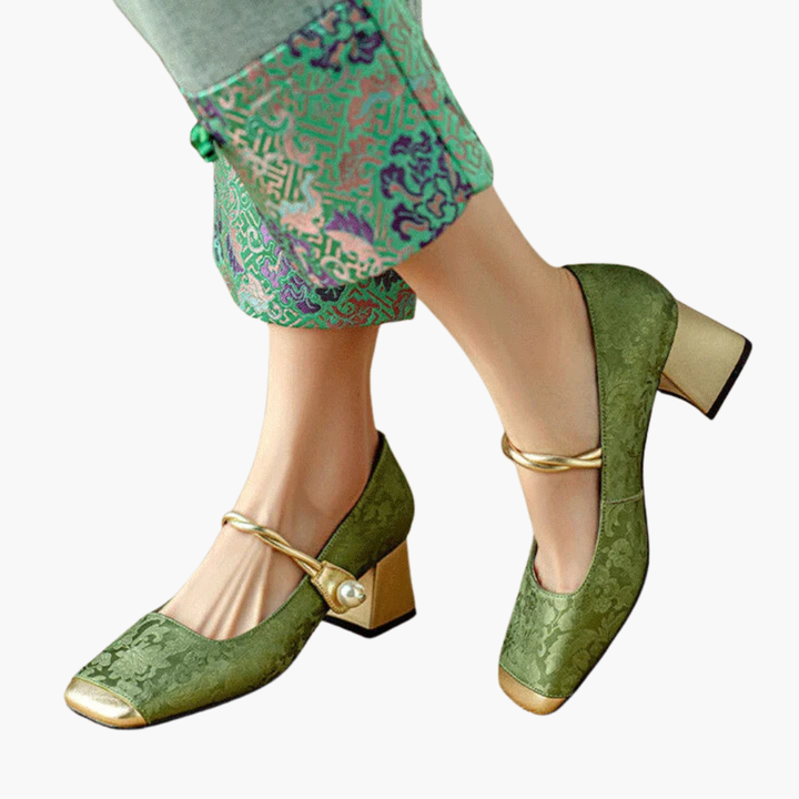 Elegant Women's Shoes with Bow and Gold Details | Altivaro