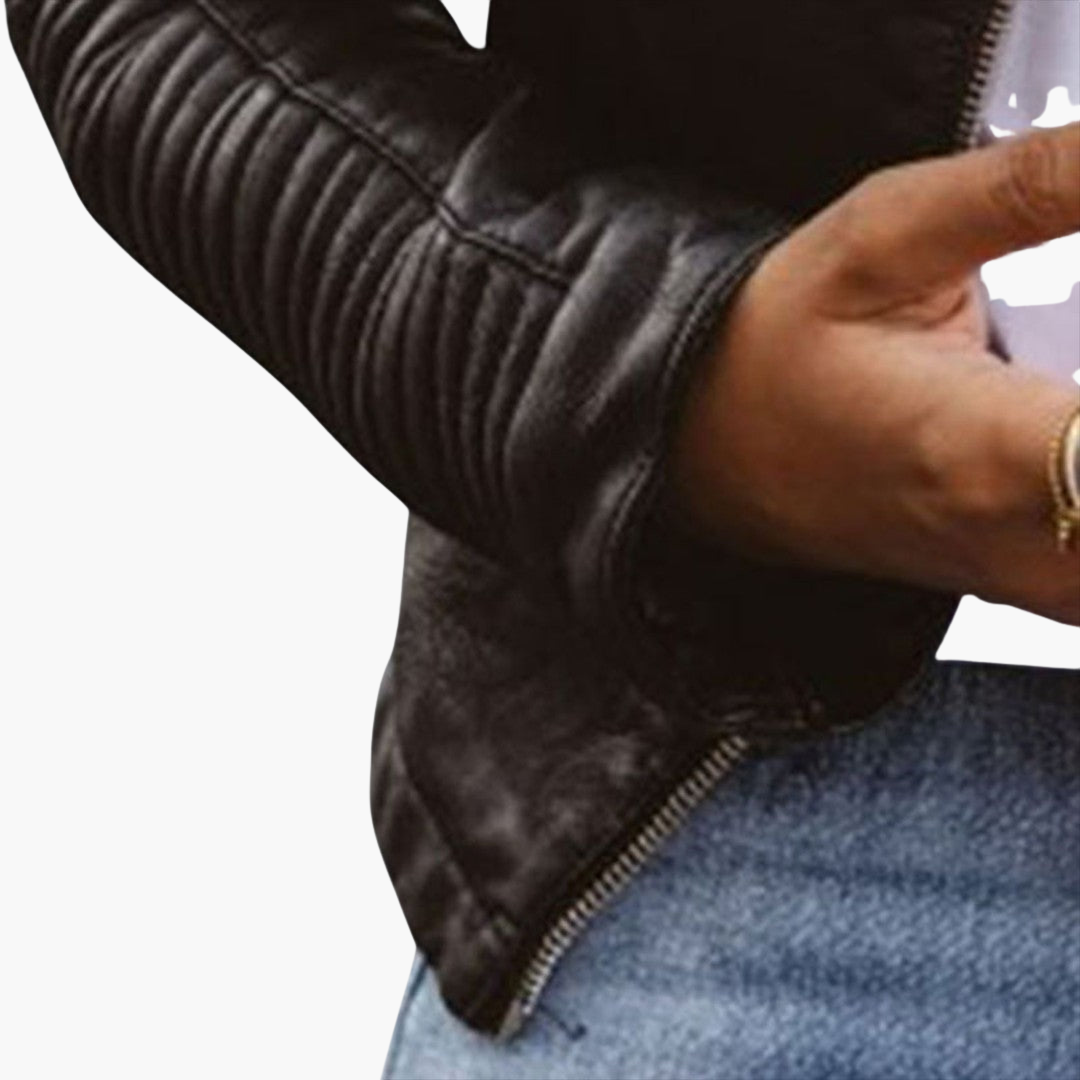 Giacca Moto Donna in Pelle Nera con Zip | Altivaro