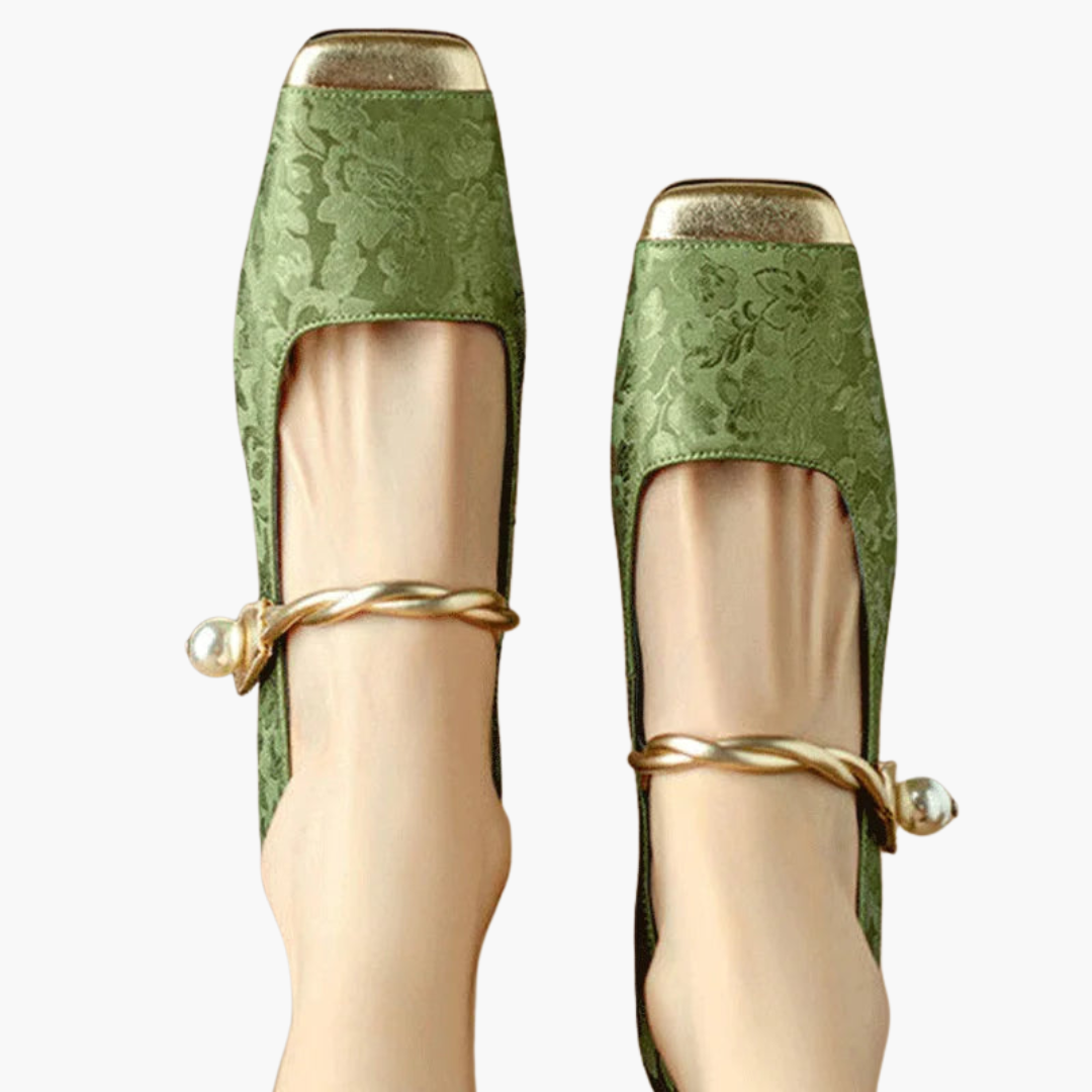 Elegant Women's Shoes with Bow and Gold Details | Altivaro