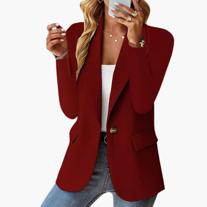 Elegant Woman with Buttons and Pockets | Altivaro