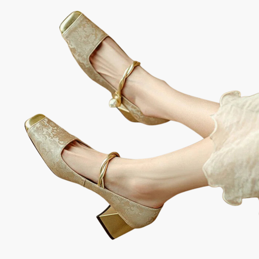 Elegant Women's Shoes with Bow and Gold Details | Altivaro