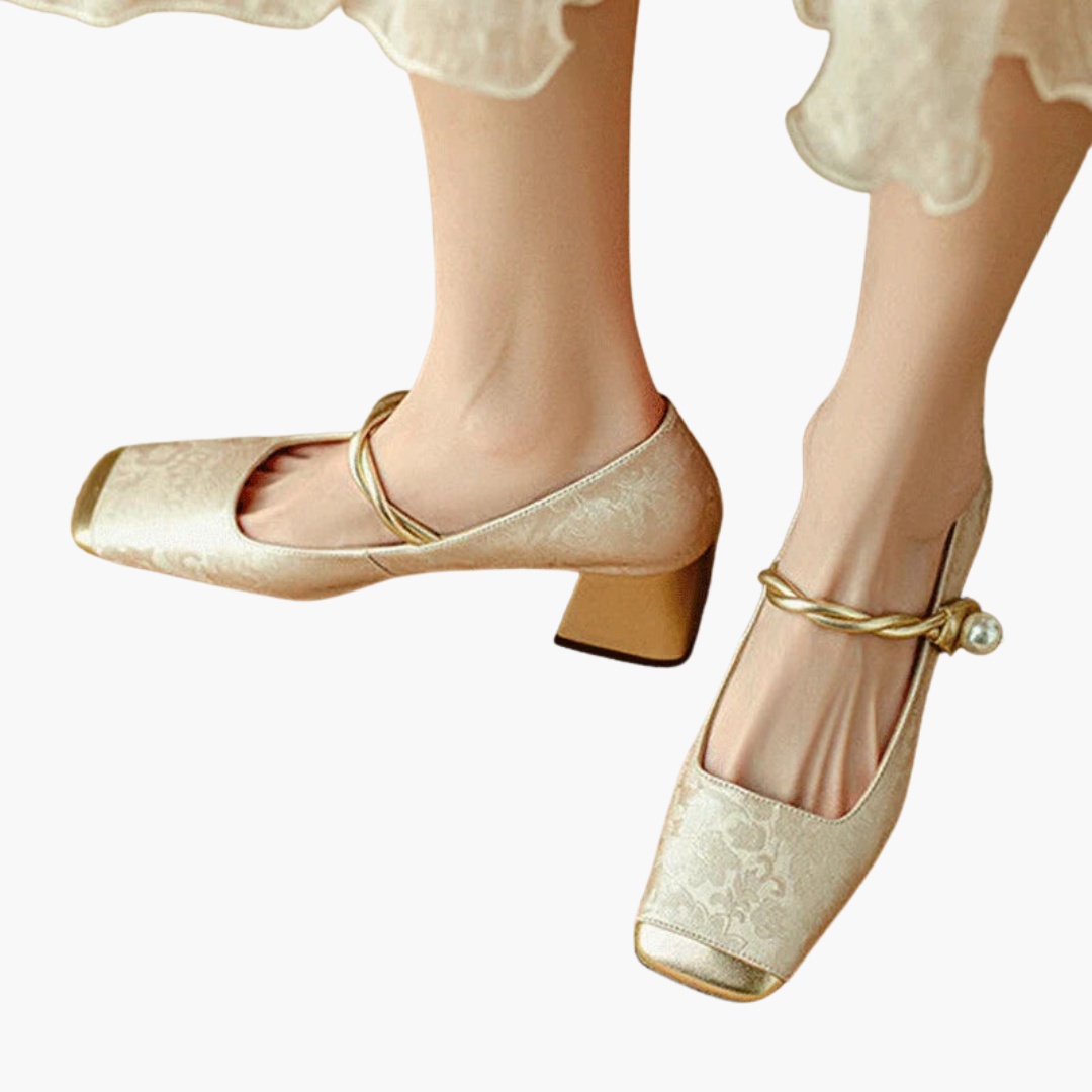 Elegant Women's Shoes with Bow and Gold Details | Altivaro