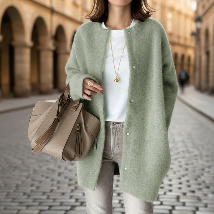 Cardigan Donna in Tessuto Morbido con Bottoni | Altivaro